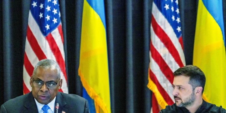 Smanjenje američke vojne pomoći Ukrajini objašnjeno medijima — RT World News