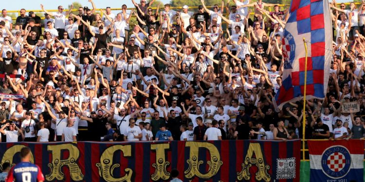 Sportske novosti – HNS kaznio Dinamo, Hajduk i Rijeku zbog njihovih navijača, najviše će opet platiti Splićani