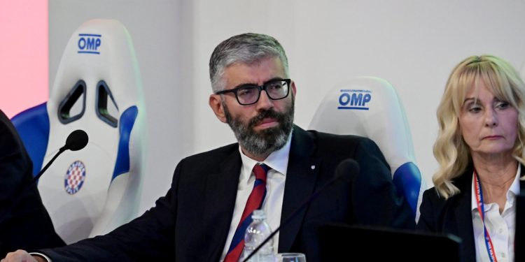 Sportske novosti – Iz Hajduka otkrili zašto su zabranili komentare navijača: ‘Kad smo vidjeli koji ljudi se javljaju…’