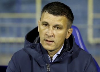 Sportske novosti – Jakirović se uvjerio da je priča o HNL-u i LP prazna floskula. A imao je upozorenje da bi mogao izletjeti