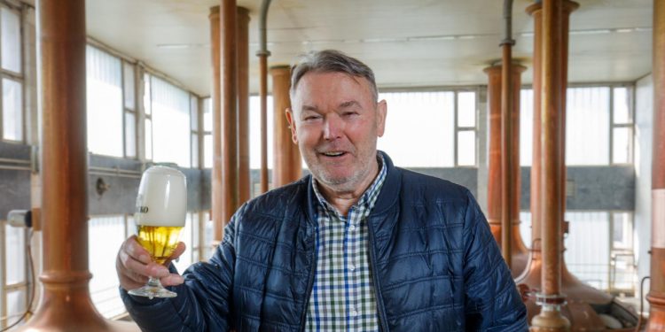 Sportske novosti – Kraj cirkusa u Zrinskom, Komak dobio otkaz nakon teškog debakla. Pala je i isprika HNS-u