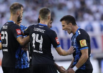 Sportske novosti – Najveće iznenađenje SHNL-a moglo bi se boriti za Europu. Samo im je Hajduk uspio zabiti gol