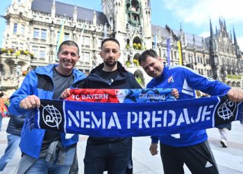 Sportske novosti – Nevjerojatno zbog kakve sitnice policija gnjavi Dinamove navijače! Pretres trajao više od sat vremena