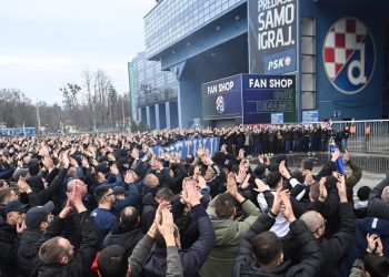 Sportske novosti – Ogromna navala za Dinamov spektakl na velikoj sceni. Modri su ‘in’, ali ovo nitko nije očekivao