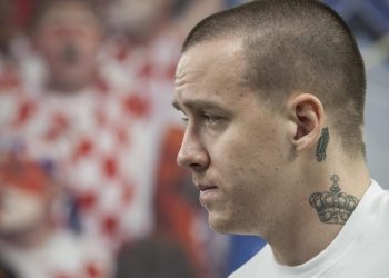 Sportske novosti – ‘Pa tko radi ovo svome klubu tri dana prije Dinama? Jedino tko mora dati ostavku je Naš Hajduk, skupa sa…’