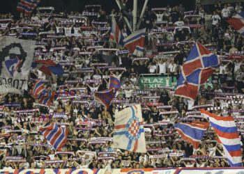 Sportske novosti – Policija objavila: Navijač Hajduka u bolnici, u ‘operaciji’ sudjelovali i klinci mlađi od 14 godina!?