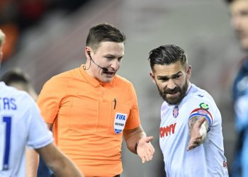 Sportske novosti – Sa sucem koji će voditi Jadranski derbi Livaja je već imao okršaj, tada se angažirala famozna čitačica usana