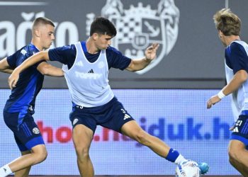 Sportske novosti – Skriveni Hajdukov junak tjera dosad nezamjenjivog prvotimca u drugi plan: ‘On je neviđen talent’