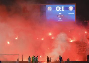 Sportske novosti – Stigla nova brutalna kazna za Hajduk: Evo koliko će splitski klub platiti Torcidinu bakljadu na Maksimiru