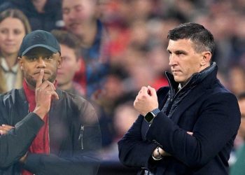 Sportske novosti – Što je to Jakirović rekao treneru Bayerna? Kamere uhvatile zanimljiv kadar, Kompanyju kao da je bilo neugodno