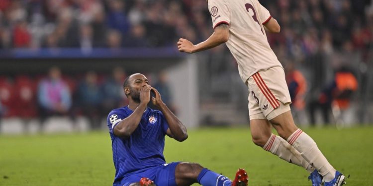 Sportske novosti – Susjedi dokrajčili Modre: ‘Blamaža i katastrofa’, ‘Treneru se trese stolica’, ‘A ponadali su se…’