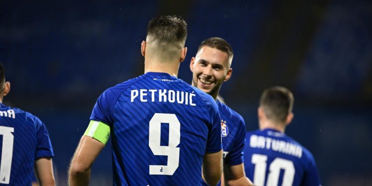 Sportske novosti – UŽIVO: Stigli su sastavi, Jakirovićev nasljednik promijenio sustav i zamijenio tri sudionika debakla u Münchenu