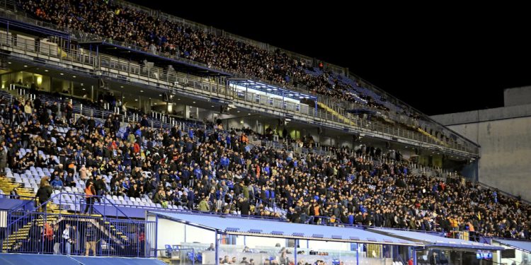 Sportske novosti – VIDEO: Procurila snimka, ovo je trenutak kada je počeo kaos u loži. Marić preklinjao navijače da se smire