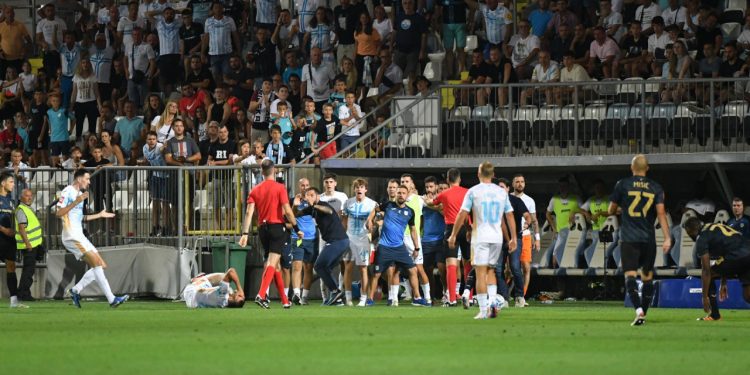 Sportske novosti – VIDEO Situacija s derbija zbog koje je Đalović izgubio živce: Je li sudac donio ispravnu odluku?