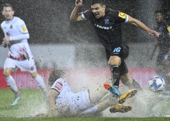 Sportske novosti – Zbog jake kiše odgođena utakmica u Gorici. Odmah je objavljen i novi termin