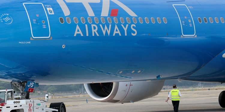 Stjuardesa ITA Airwaysa preminula nakon ulaska u avion u Italiji