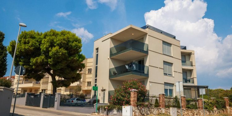 Stručnjakinja: ‘Prije uvođenja poreza na nekretnine treba riješiti veliki problem’