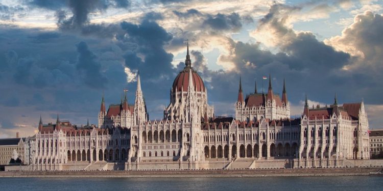 Susjedna država od iduće godine uvodi ‘zlatnu vizu’