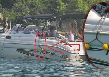 TAKO SE TO NE RADI Došli gliserom i privezali se za plutaču kupališta na Šoltu