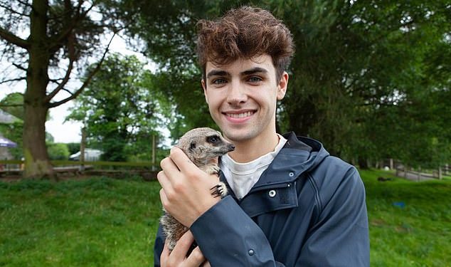 TikTok senzacija Kyle Thomas, ljubitelj merkata, čija je majka krivično gonjena zbog krijumčarenja kapibare, otvara priču o svom nevjerojatnom putovanju do veleposlanika za prava životinja – ali priznaje da izgradnja vlastitog zoološkog vrta nije tako jednostavna…