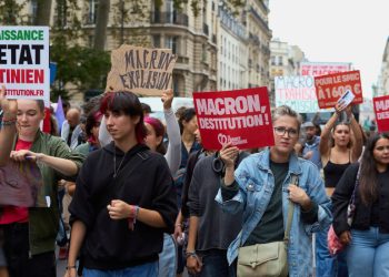 Tisuće prosvjeda protiv novog francuskog premijera (VIDEO) — RT World News