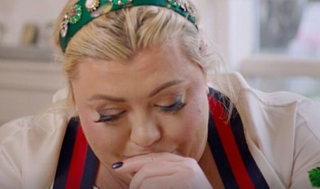 Tragični život ‘shizofrene’ bake Gemme Collins otkriva se dok se zvijezda TOWIE i njezina mama slome u emisiji Tko misliš da si? – a gledatelji ostaju u suzama