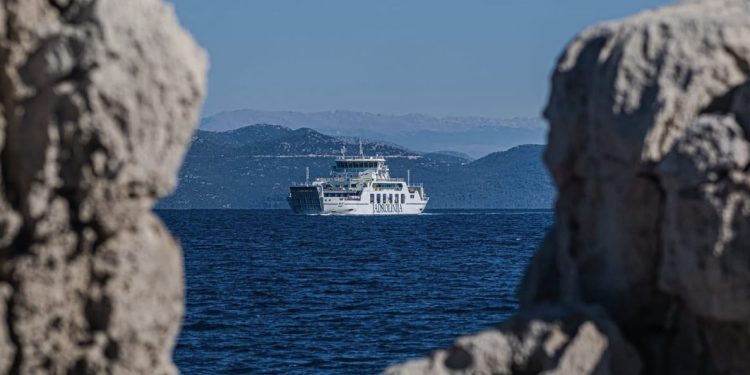 Trajekt za Elafite nastavlja sa svakodnevnom plovidbom prema svim lukama