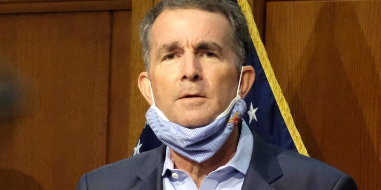 Trump ističe komentare demokrata o pobačaju kako bi pokazao tko je ‘radikalan’ po tom pitanju