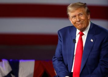 Trump prihvaća potporu najvećeg policijskog sindikata, optužuje Harrisa kao ‘osuđivača’: ‘Kamalin val kriminala’