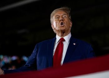 Trump prijeti da će tužiti Google — RT World News