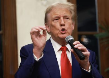 Trump pristaje sastati se sa Zelenskim — RT World News