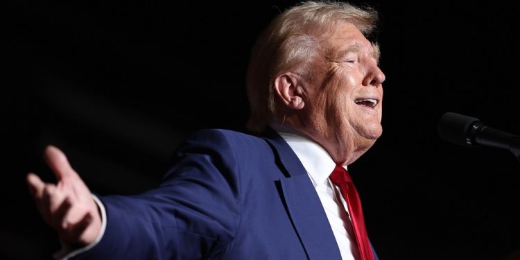 Trump upire prstom u demokrate zbog posljednjeg pokušaja ubojstva — RT World News