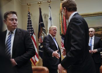 Trumpov as u rukavu: Kako bi neočekivani dvojac mogao srušiti američke političke elite