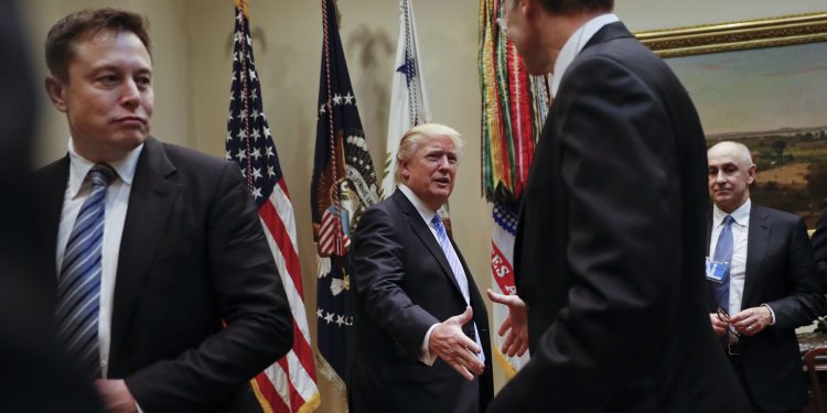 Trumpov as u rukavu: Kako bi neočekivani dvojac mogao srušiti američke političke elite