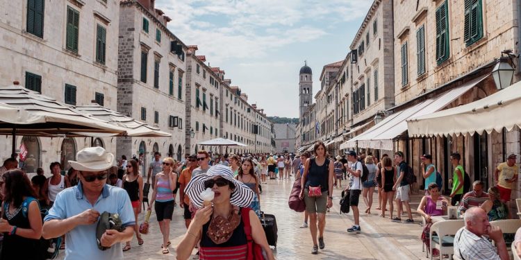 Turisti u Hrvatskoj u prosjeku troše 190 eura manje nego u inozemstvu! Podaci koji bi nas trebali zabrinuti…
