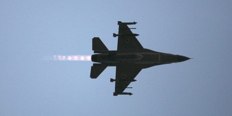 U izraelskom zračnom napadu na Siriju poginulo je 14 ljudi – mediji – RT World News