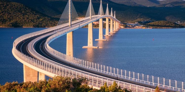 USKOK uskočio u tri grada! Uhićeni bivši šef Hrvatskih cesta i njegov rođak