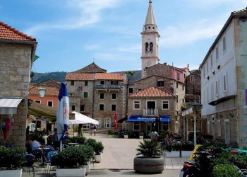 UTJERIVAČI DUGOVA S HVARA Za 100 eura Peruanca uboli nožem u leđa!