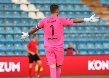 UŽIVO: Težak sudar glavama u dvoboju sredine tablice, igraču Varaždina potekla i krv