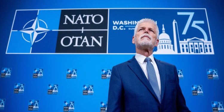 Ukrajina bi trebala biti ‘realistična’ – predsjednik zemlje članice NATO-a — RT World News