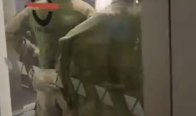 Ukrajinski predsjednik Volodymyr Zelensky otkriva svoju ulogu u oslobađanju Oleksandra Usyka nakon što je zadržan u zračnoj luci u Krakowu, dok svjetski boksački prvak stiže u London