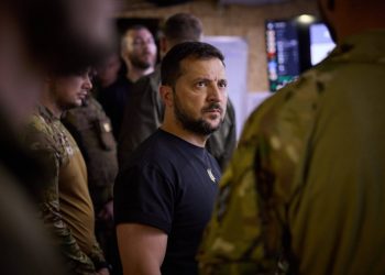 Umirovljeni ukrajinski pukovnik: ‘Zelenski je pretvorio zemlju u kaznenu koloniju, svrgnimo ga’