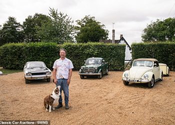 Unutar nevjerojatne kolekcije automobila Jamieja Olivera kao kuhar milijunaš prodaje tri svoja voljena starinska motora… uključujući klasični VW koji dolazi s vrlo posebnom dodatnom opremom