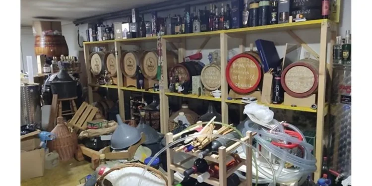 Upali mu u kuću i pronašli pravi arsenal za proizvodnju rakije: Pogledajte nevjerojatne prizore