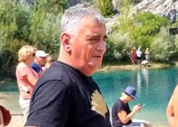 VIDEO Bulj ‘napao’ ljude koje je susreo na izvorištu Cetine: “Tko vam je dao dozvolu?”