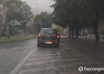 VIDEO Kišno nevrijeme poplavilo i prometnice u Trebinju