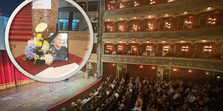 VIDEO Split tuguje za svojim Bezmom