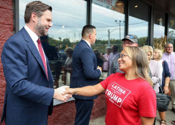 Vanceu nije dopuštena kampanja u kulinarskoj znamenitosti Pittsburgha – unatoč Harrisovom događaju u istom lancu restorana