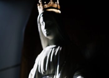 Vatikan zadivljen porukama Gospe ovoj djevojci: ‘Moj Bože, kako je lijepa’