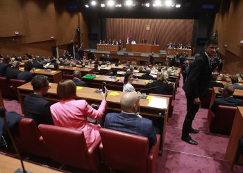 Vruća tema u Saboru, odmah je krenulo žestoko: ‘Evo što je stari lisac napravio’